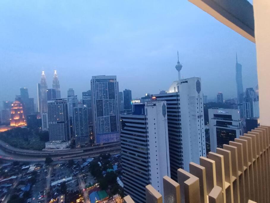 Cl 27A Insta Klcc View & Infinity Pool View Kuala Lumpur Exterior foto