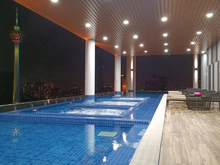 Cl 27A Insta Klcc View & Infinity Pool View Kuala Lumpur Exterior foto