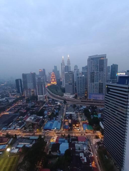 Cl 27A Insta Klcc View & Infinity Pool View Kuala Lumpur Exterior foto