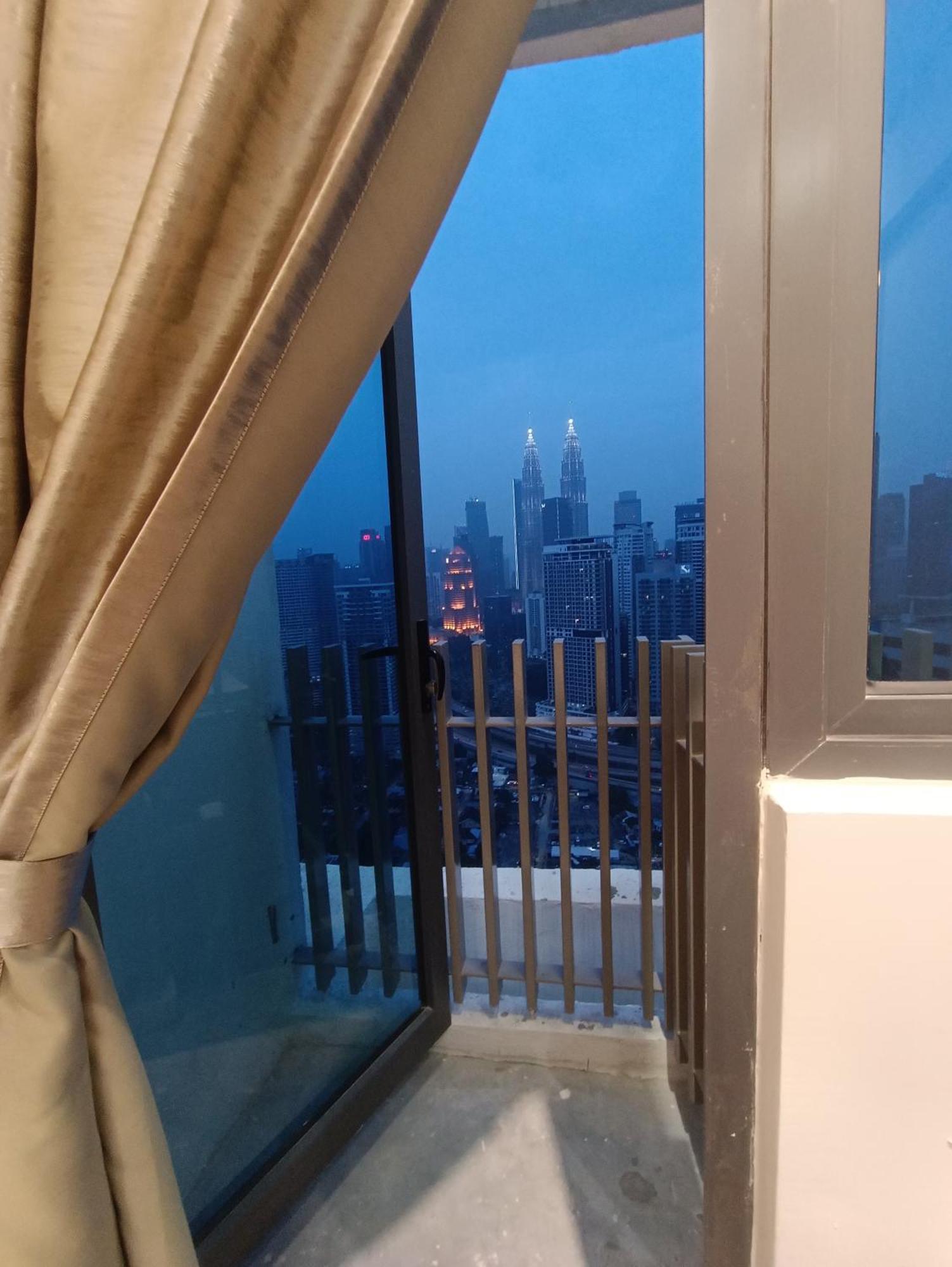 Cl 27A Insta Klcc View & Infinity Pool View Kuala Lumpur Exterior foto