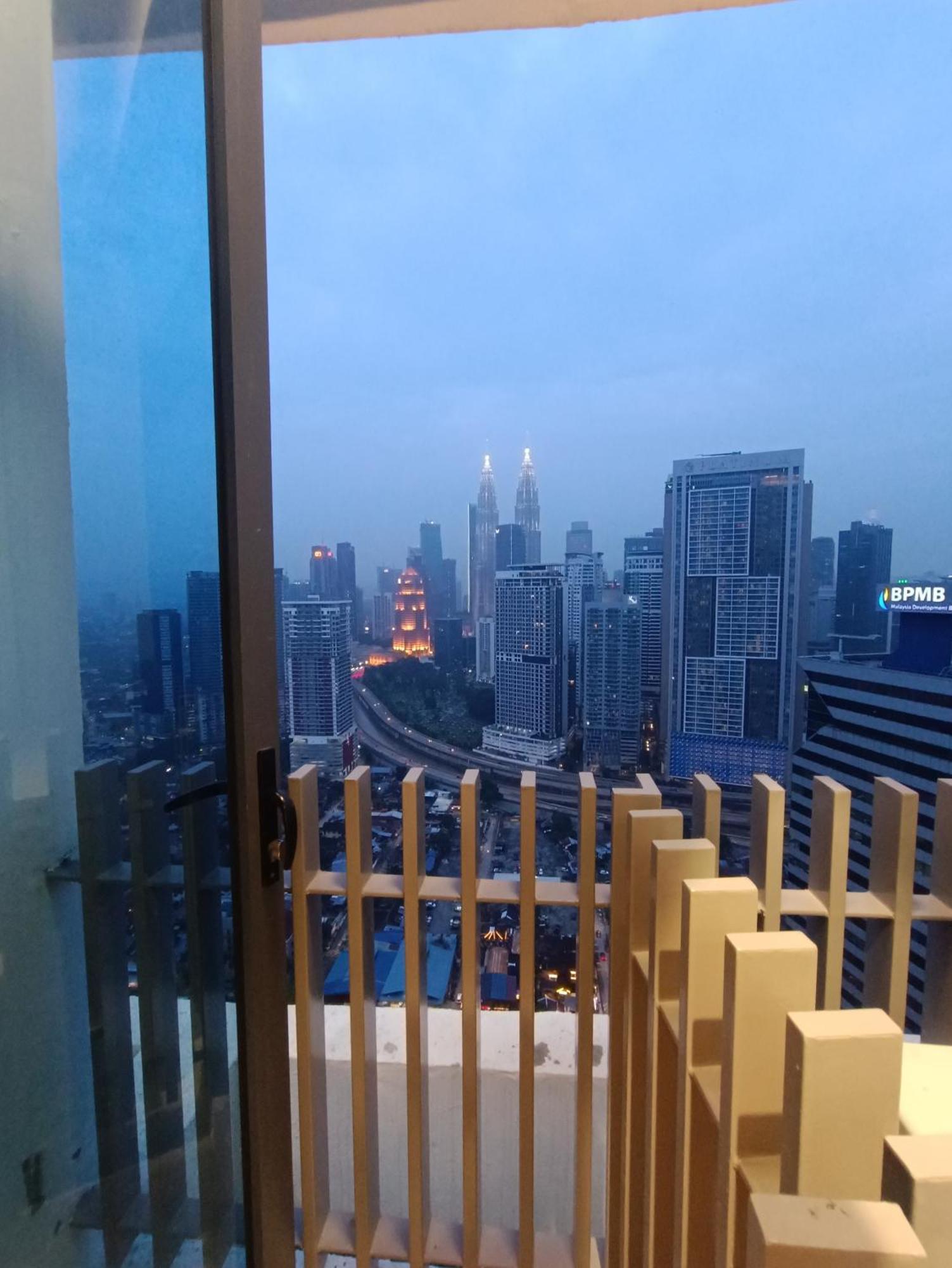 Cl 27A Insta Klcc View & Infinity Pool View Kuala Lumpur Exterior foto